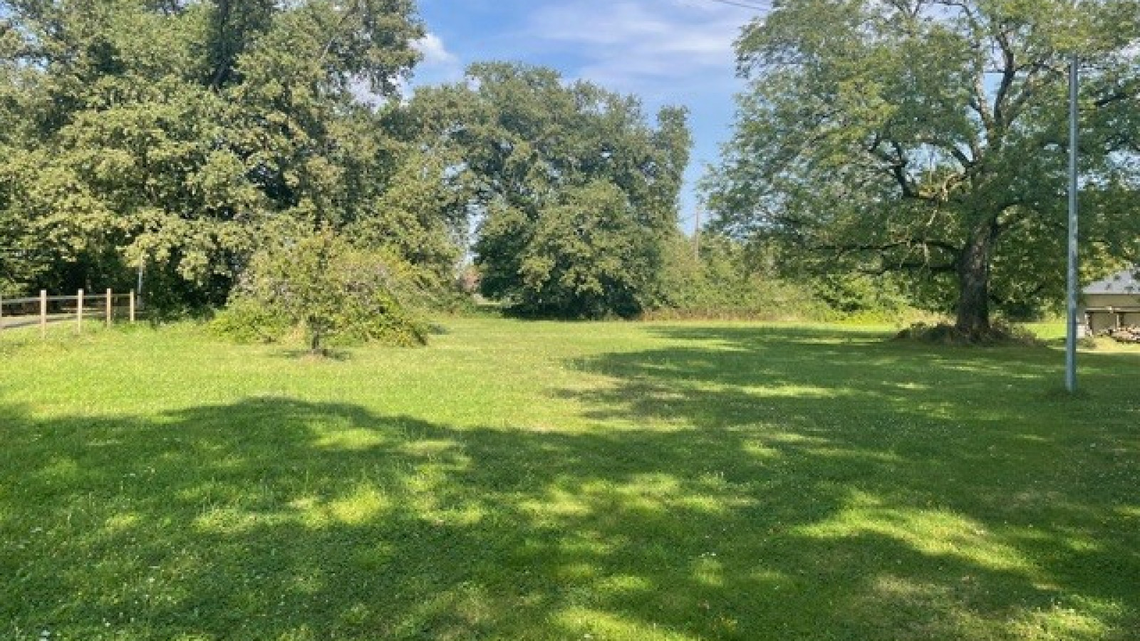 Terrain constructible de 1070m2 à Nibelle