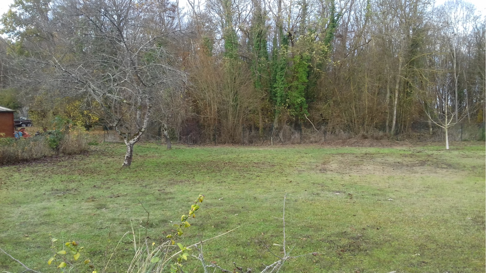 Terrain constructible de 450m2 à Aufferville