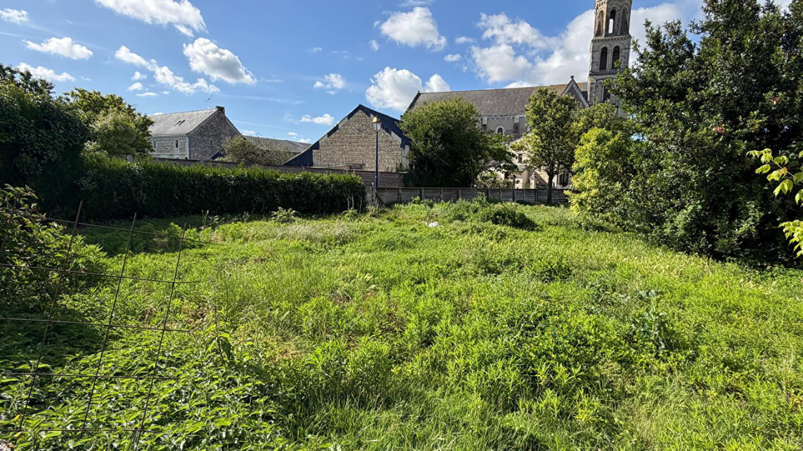 Terrain constructible de 427m2 à Brissac Loire Aubance