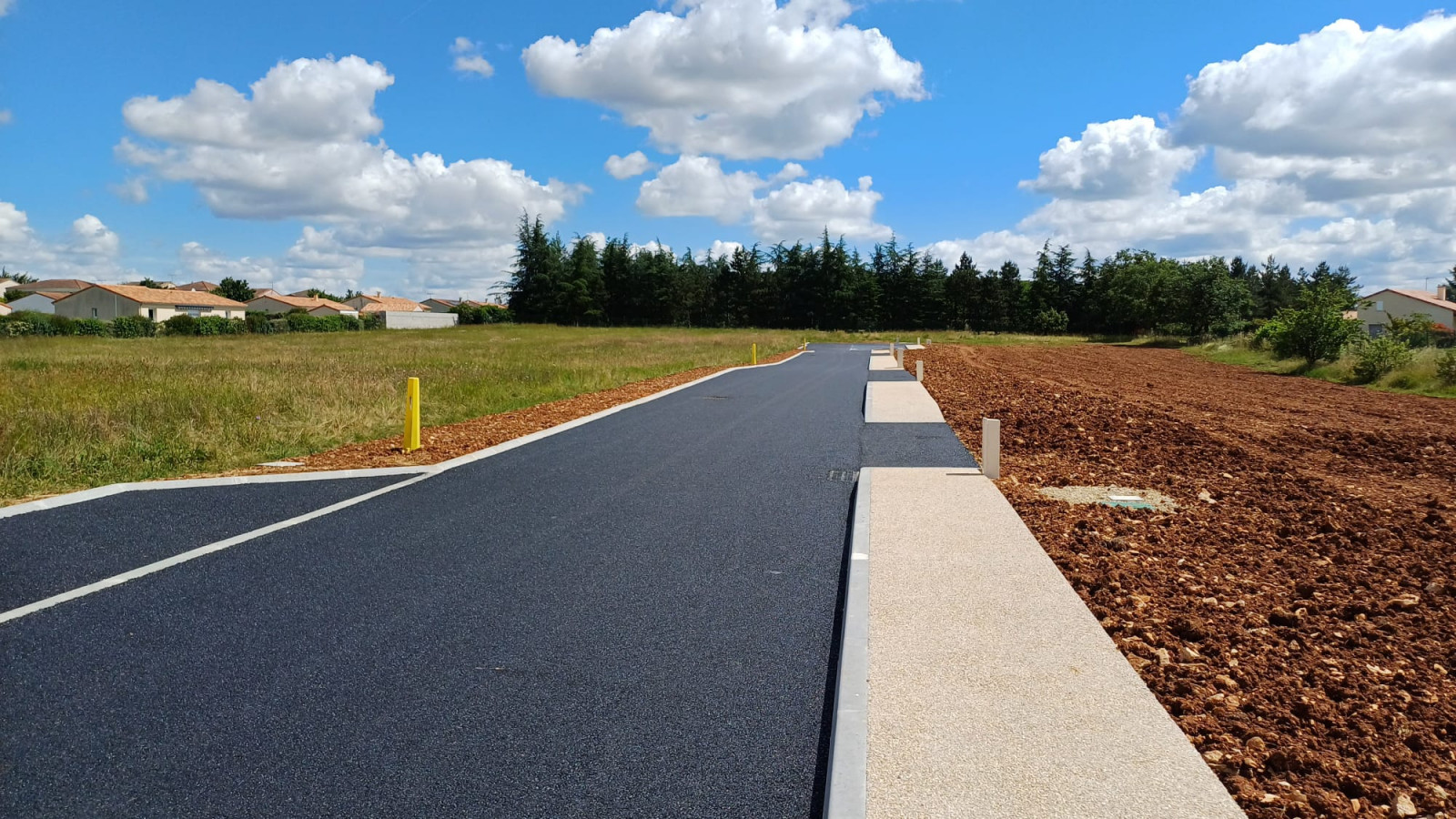 Terrain constructible de 697m2 à Biard