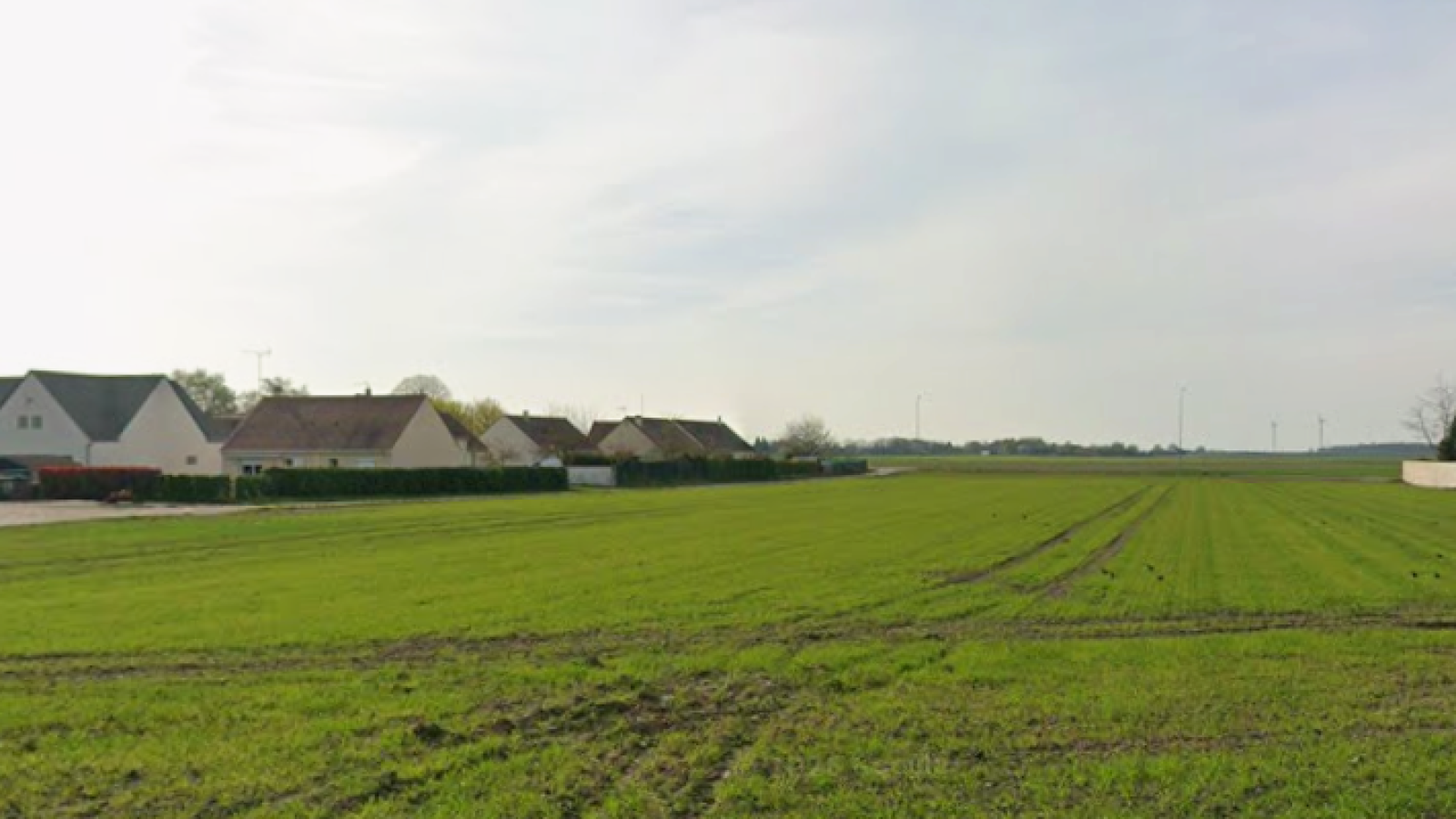 Terrain constructible de 460m2 à Neuville-aux-Bois