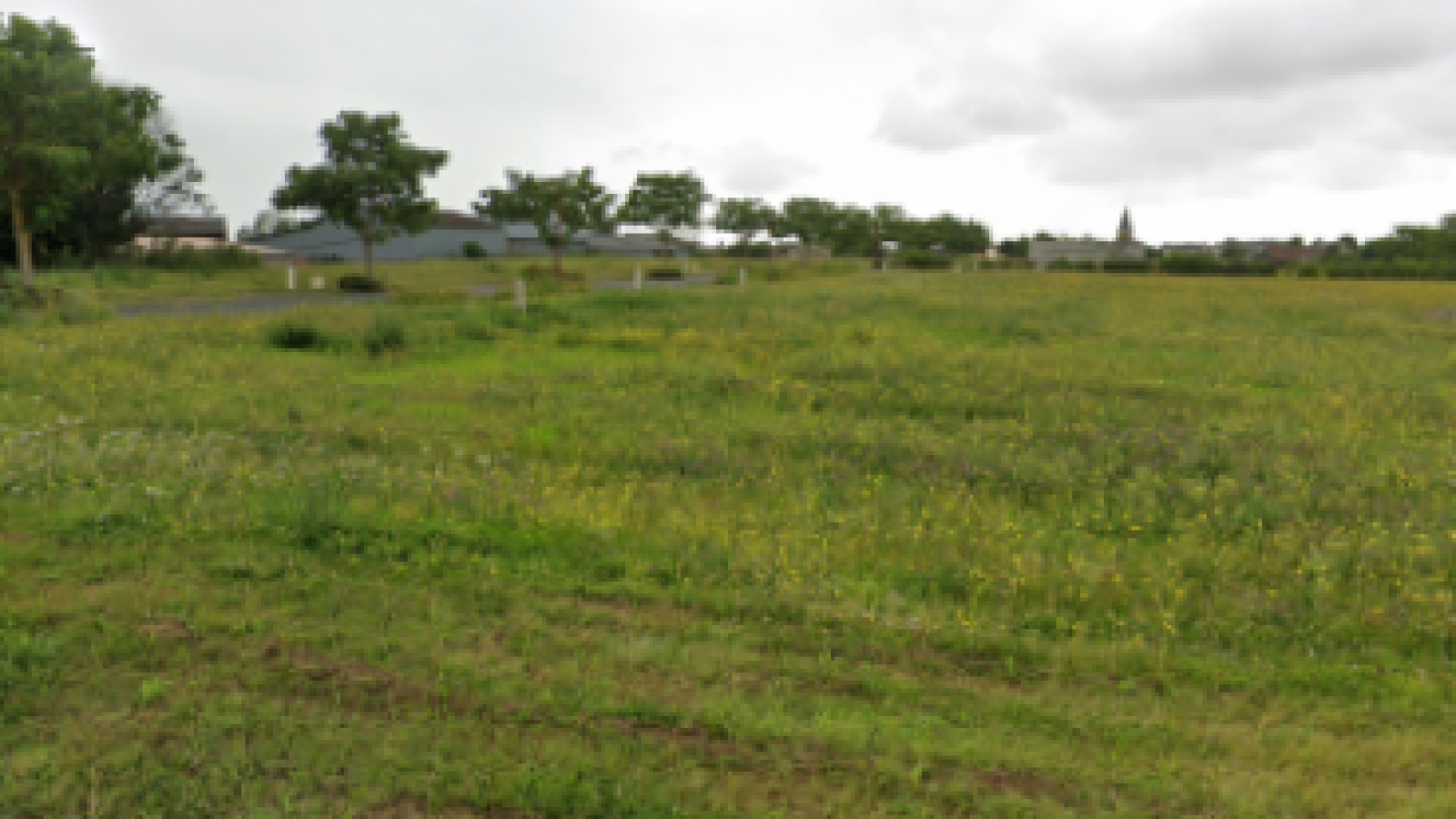 Terrain constructible de 2500m2 à Châtellerault