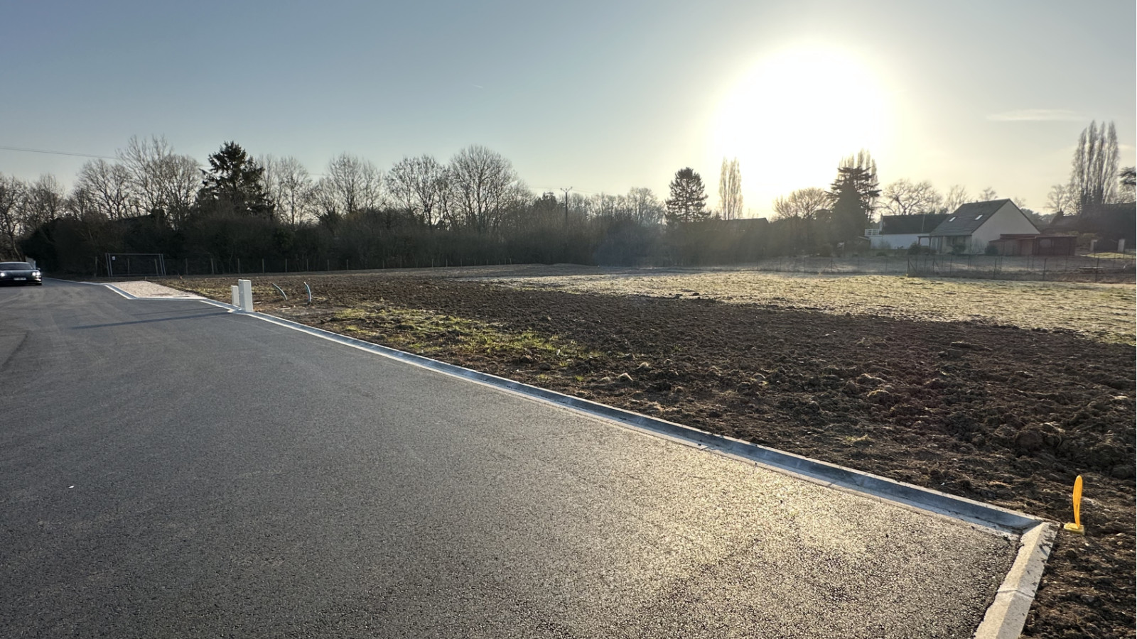 Terrain constructible de 468m2 à Pecqueuse