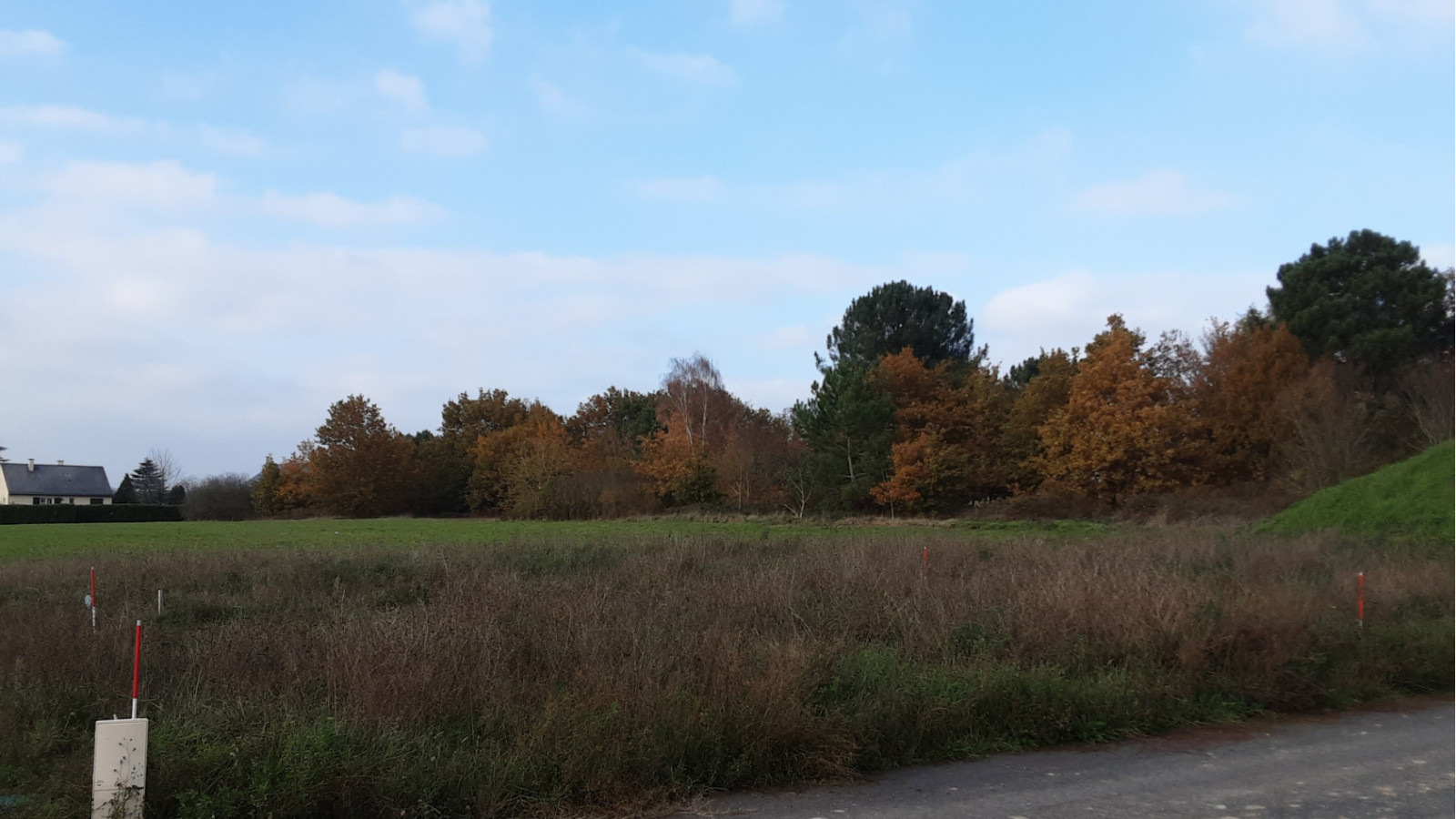 Terrain constructible de 350m2 à Les Bois d'Anjou