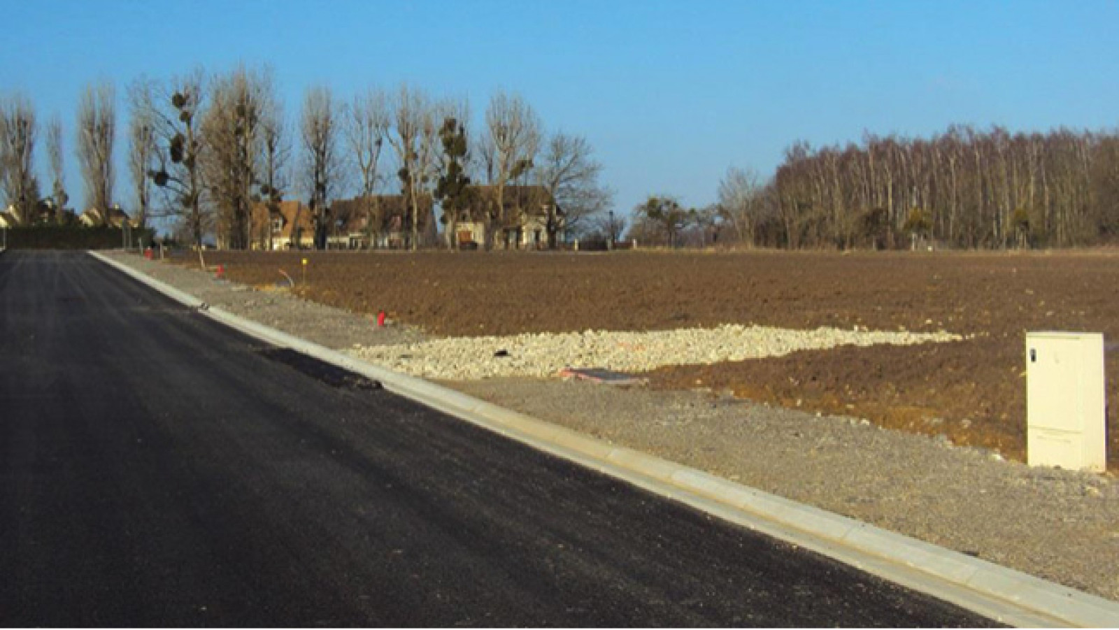 Terrain constructible de 469m2 à Buxerolles