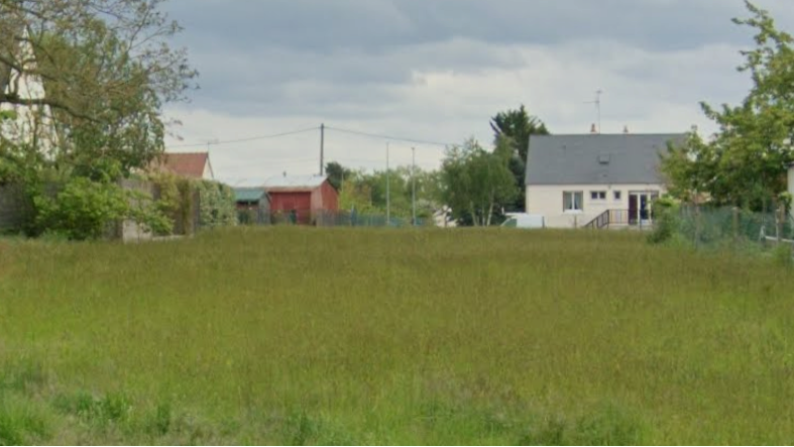 Terrain constructible de 600m2 à Cléry-Saint-André