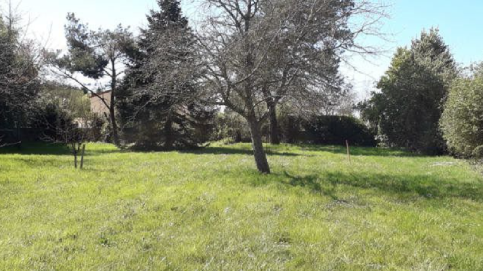 Terrain constructible de 1020m2 à Lavoux
