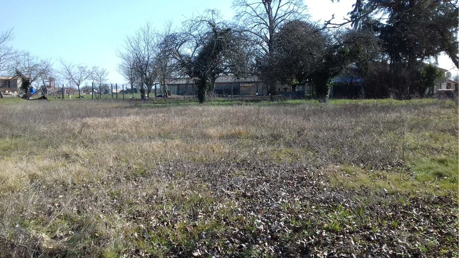 Terrain constructible de 1750m2 à Cenon-sur-Vienne