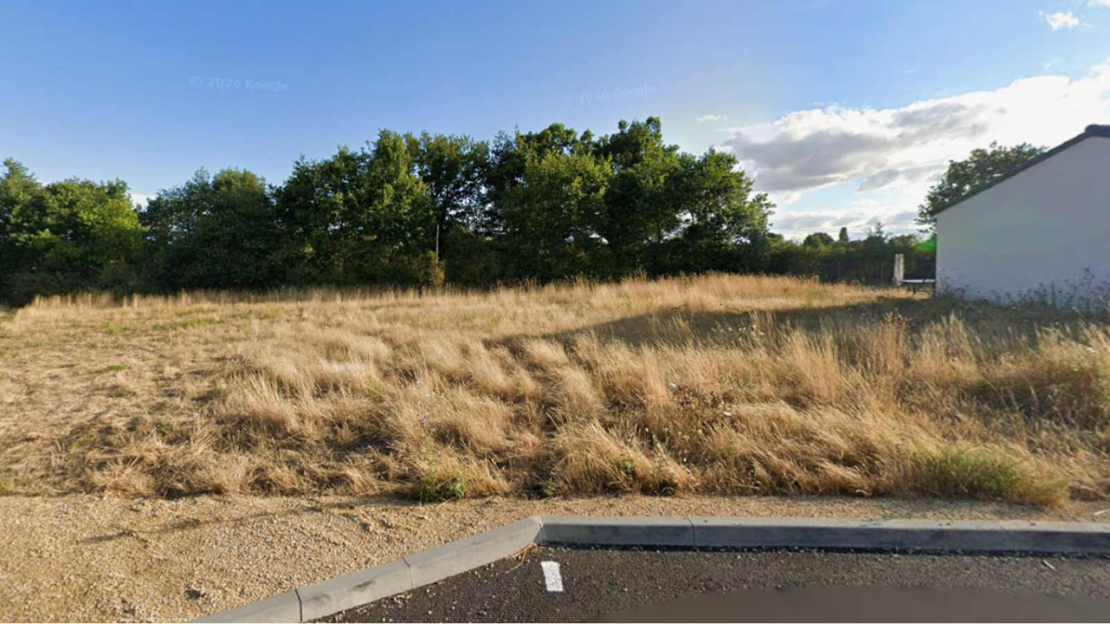Terrain constructible de 690m2 à Coulombiers